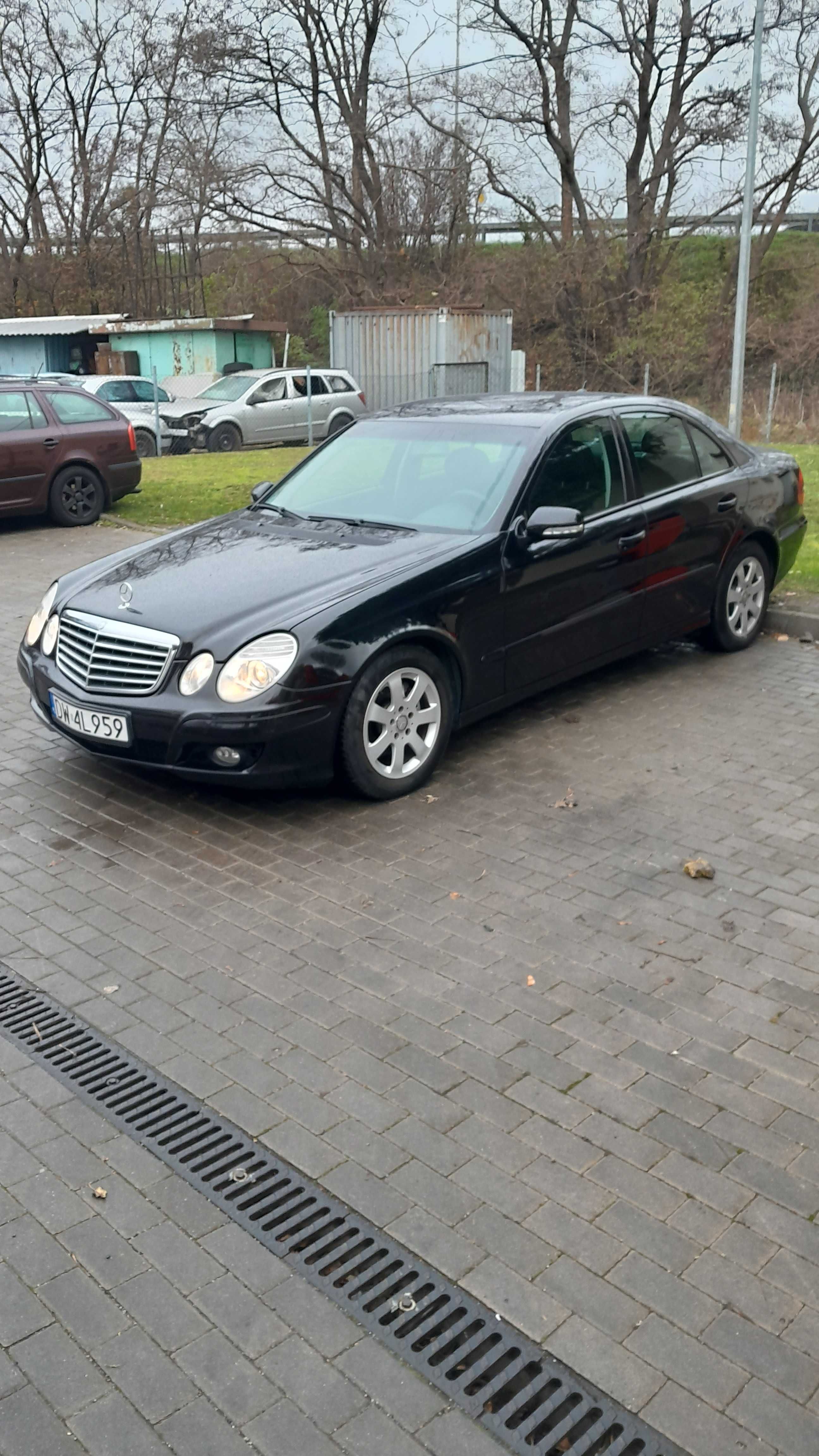 Mercedes e klasa e200 benzyna sedan automat