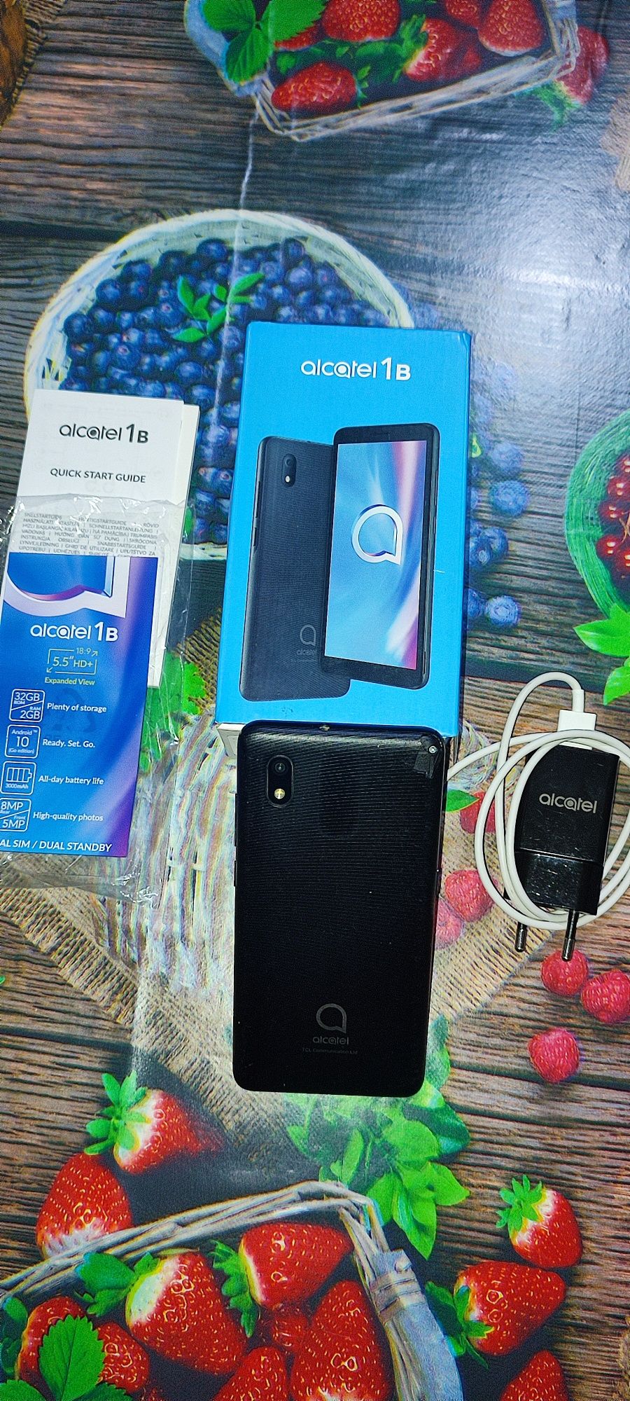 Telemóvel Alcatel 2gb Ram, suporta 2 cartões SIM, 5,5" ecrã, Quad core