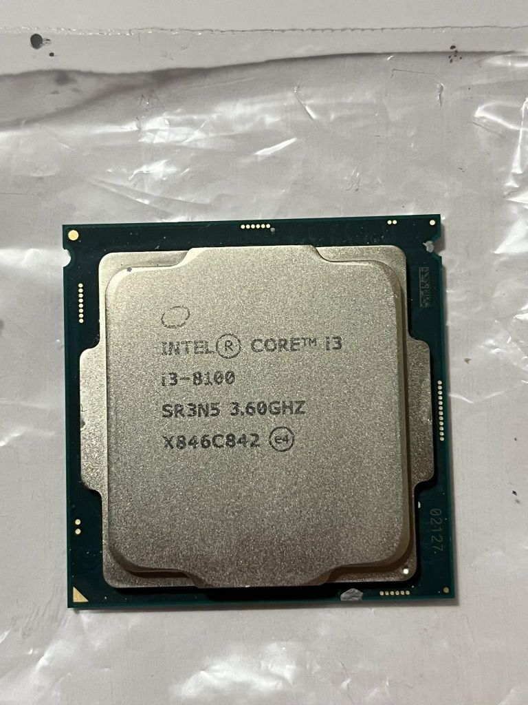 Procesor Intel Core i3-8100