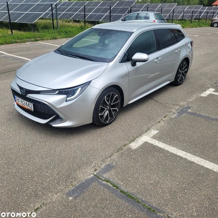 Toyota Corolla 2.0 Hybrid Executive, niski przebieg