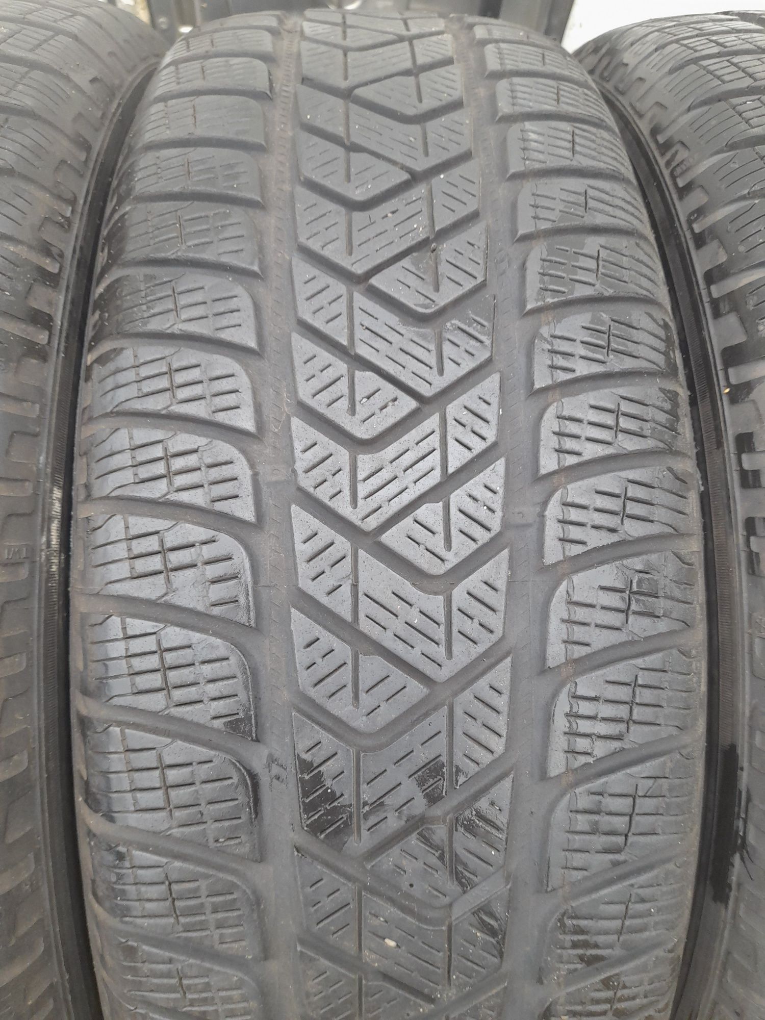 Opony zimowe Pirelli scorpion 215 65 r17