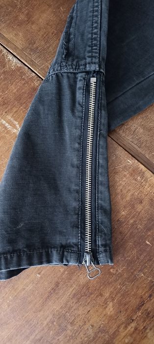 Calças pretas tipo pirata