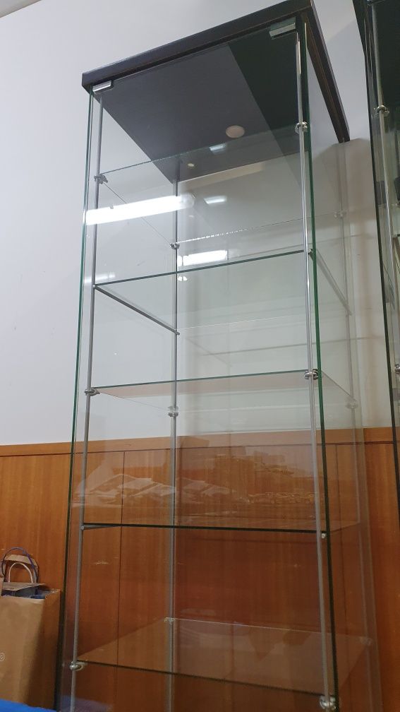 !! Vitrine com 8 prateleiras !! - VENDIDO
