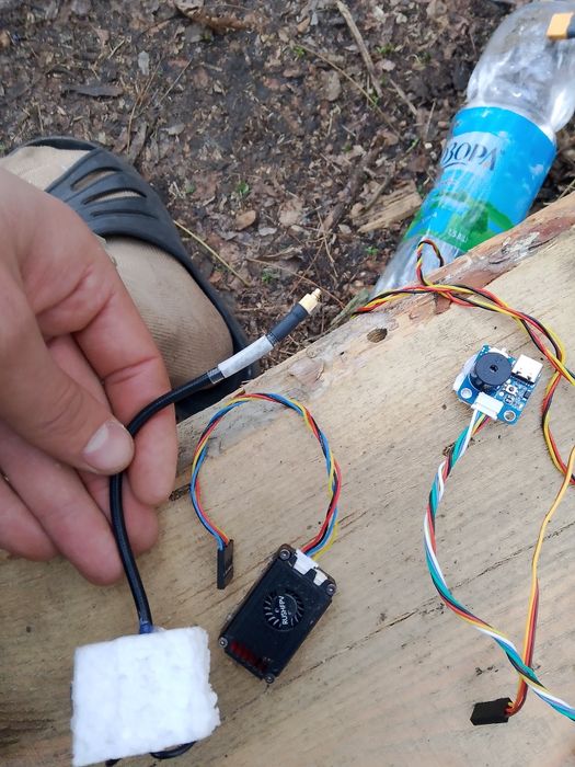 Комплектуючі до FPV дрона.