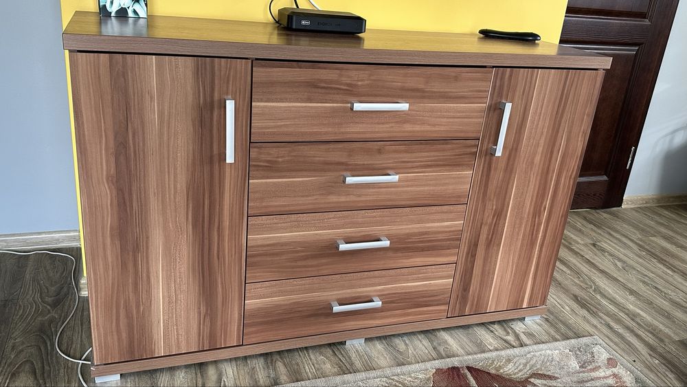 Ładna komoda 140cm