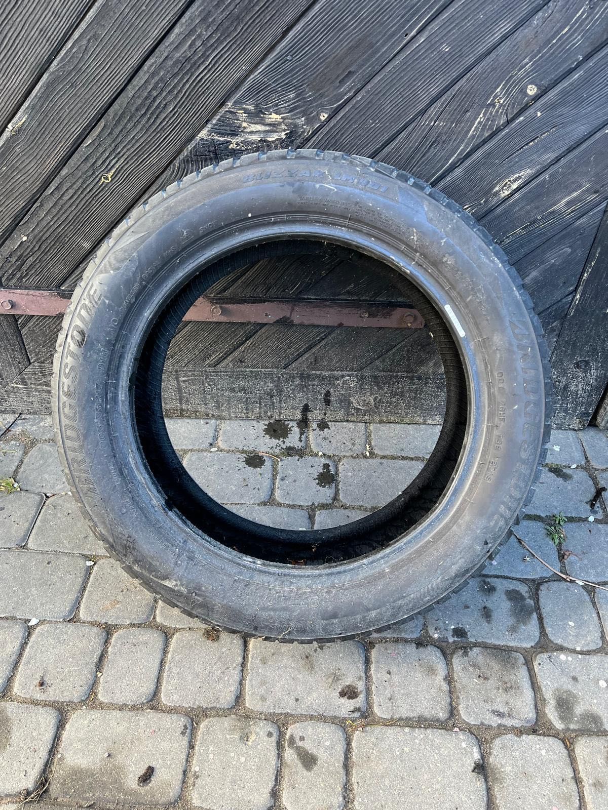 Opona Bridgestone Blizzak LM001 205/55 r17  zimowe