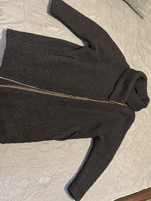 Віддам безкоштовно жіноче осіннє пальто