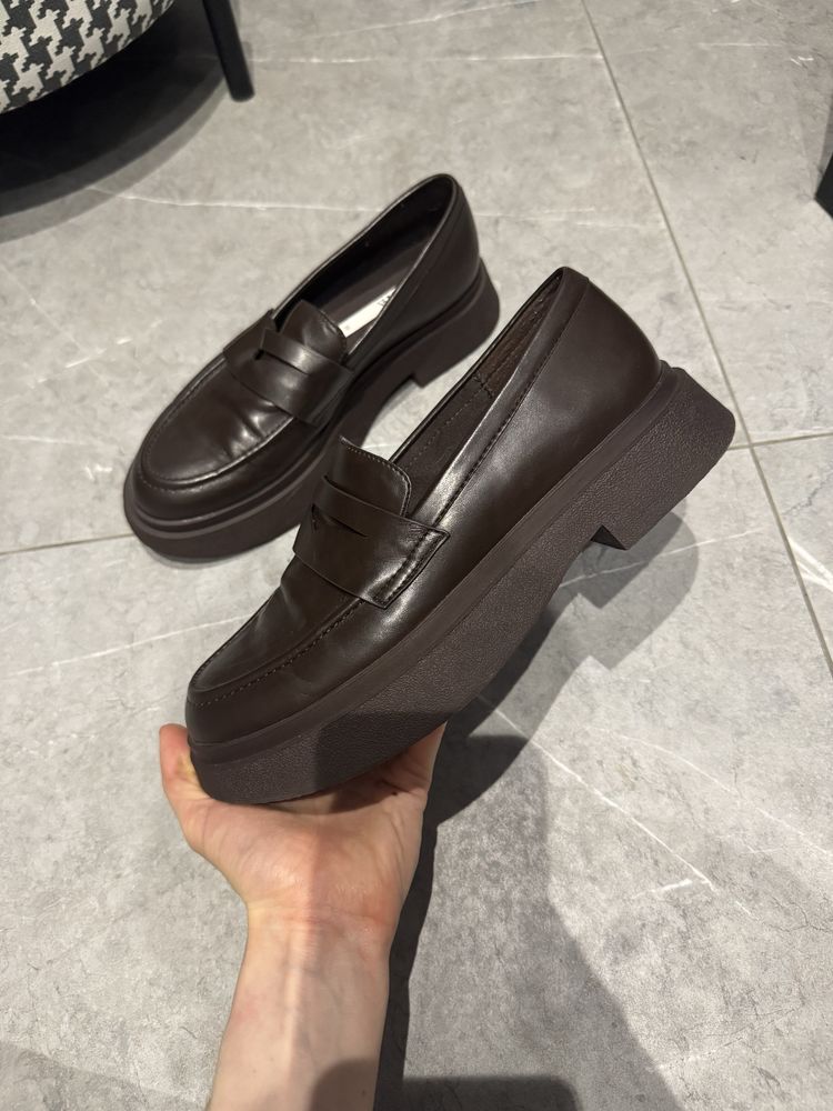 Коричневі лофери з екошкіри Zara, 38 розмір, в ідеальному стані