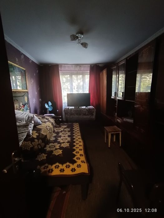 В Продажу  2- кімн  1 поверх