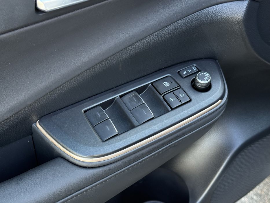 Toyota Crown, 2024 року, 2.5 гібрид, автомат, повний привід, 35т.км,