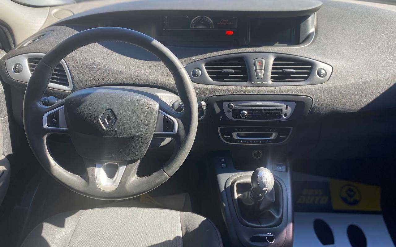 Renault Scenic 2012