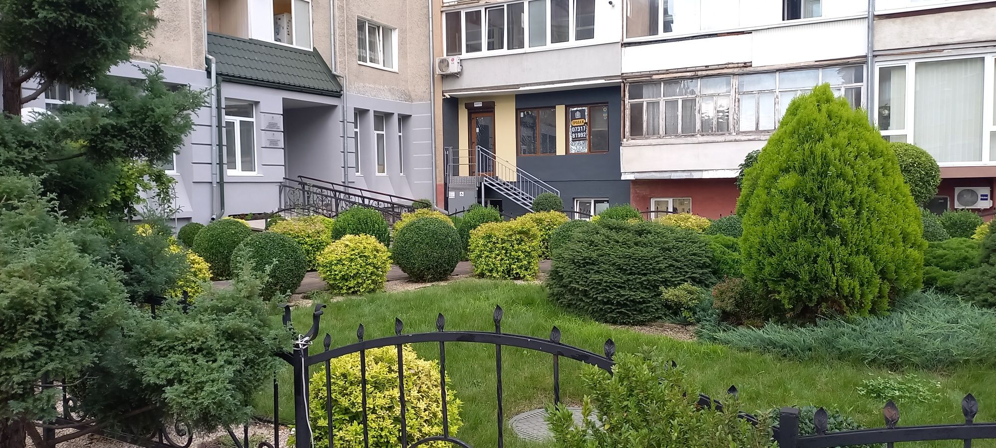 Комерційне приміщення з фасадним входом біля стометрівки