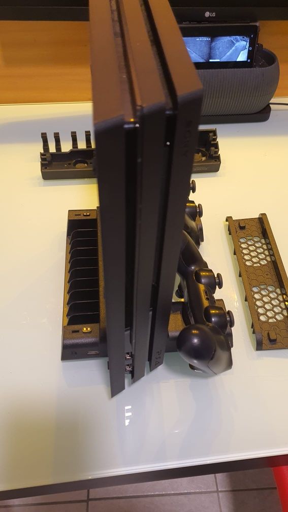 Playstation 4 plus de 1 terabite.