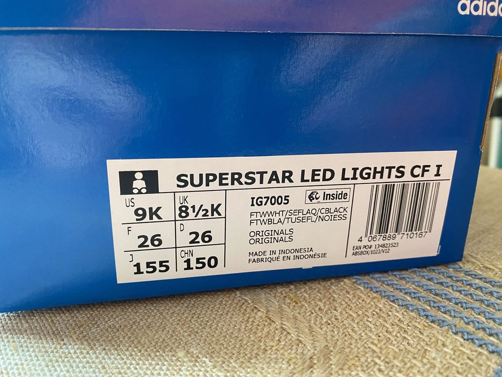 Sapatilhas adidas com luzes