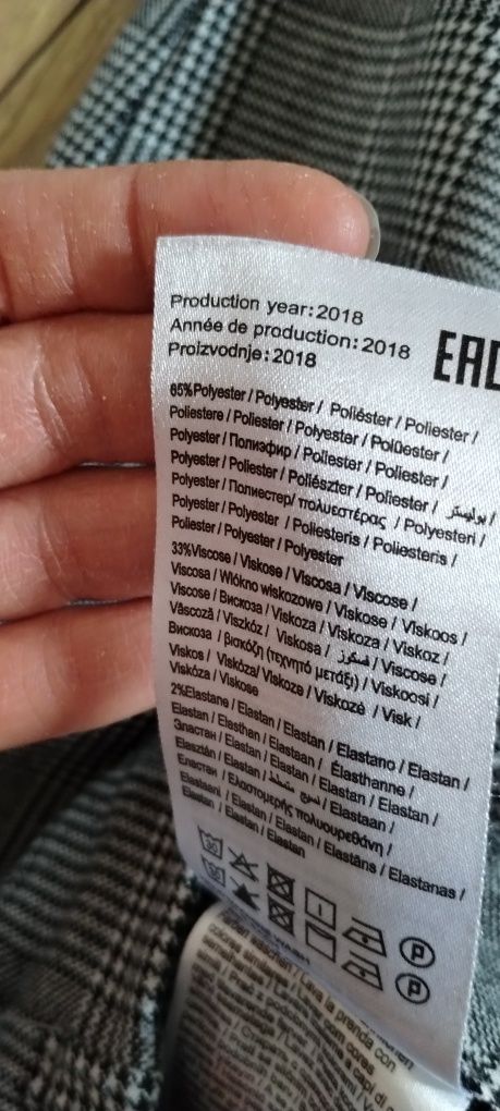 Sprzedam spodnie chinosy marki Vero Moda rozmiar M