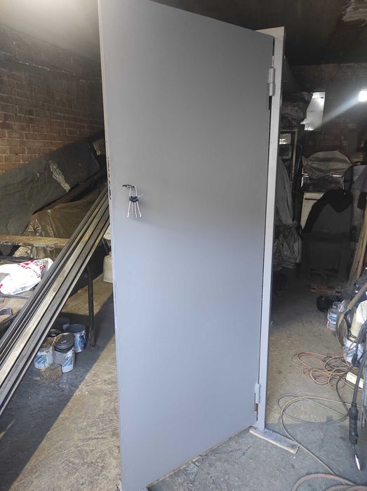 Двері металеві 200*70 НОВІ вхідні з рамою з кутника можна під замовлен