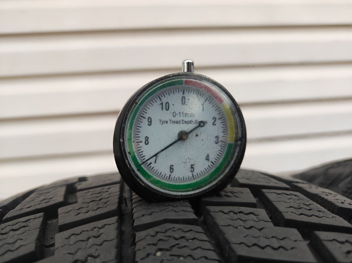 215.55.18 komplet opon zimowych Hankook