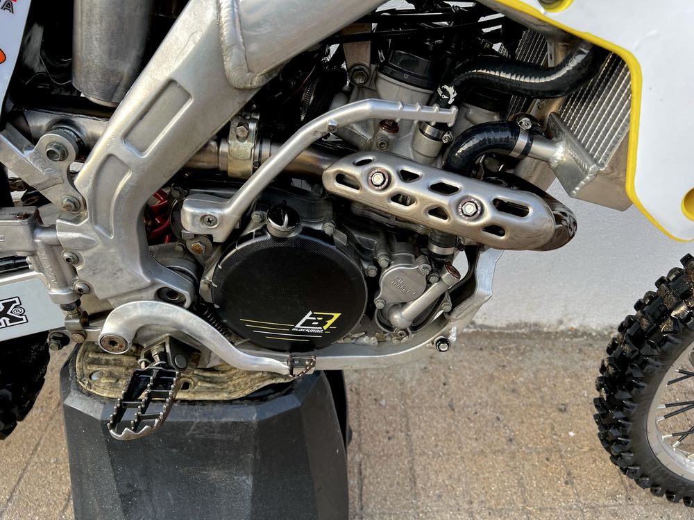 Suzuki Rmz 250 ——————- nao matriculada