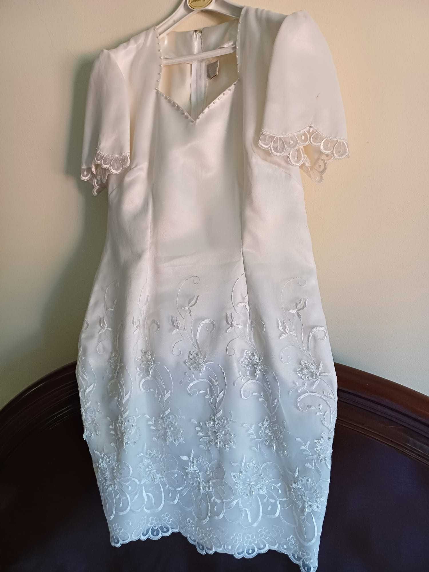 Vestido de noiva curto, com ou sem jaqueta