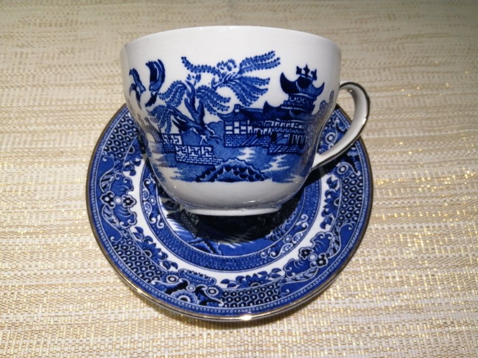 Chávenas / almoçadeiras de louça inglesa