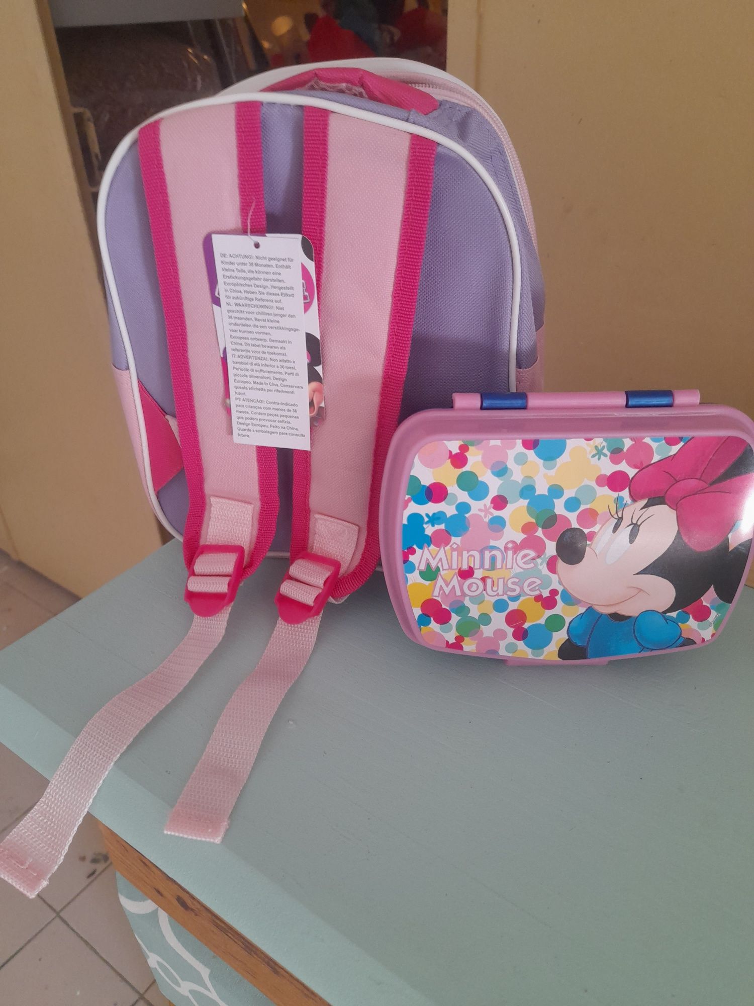 Mochila mais lancheira da minnie novo.
