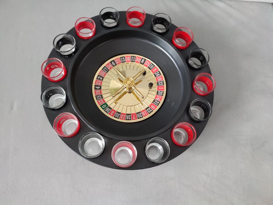 Gra ruletka z kieliszkami do alkoholu godula