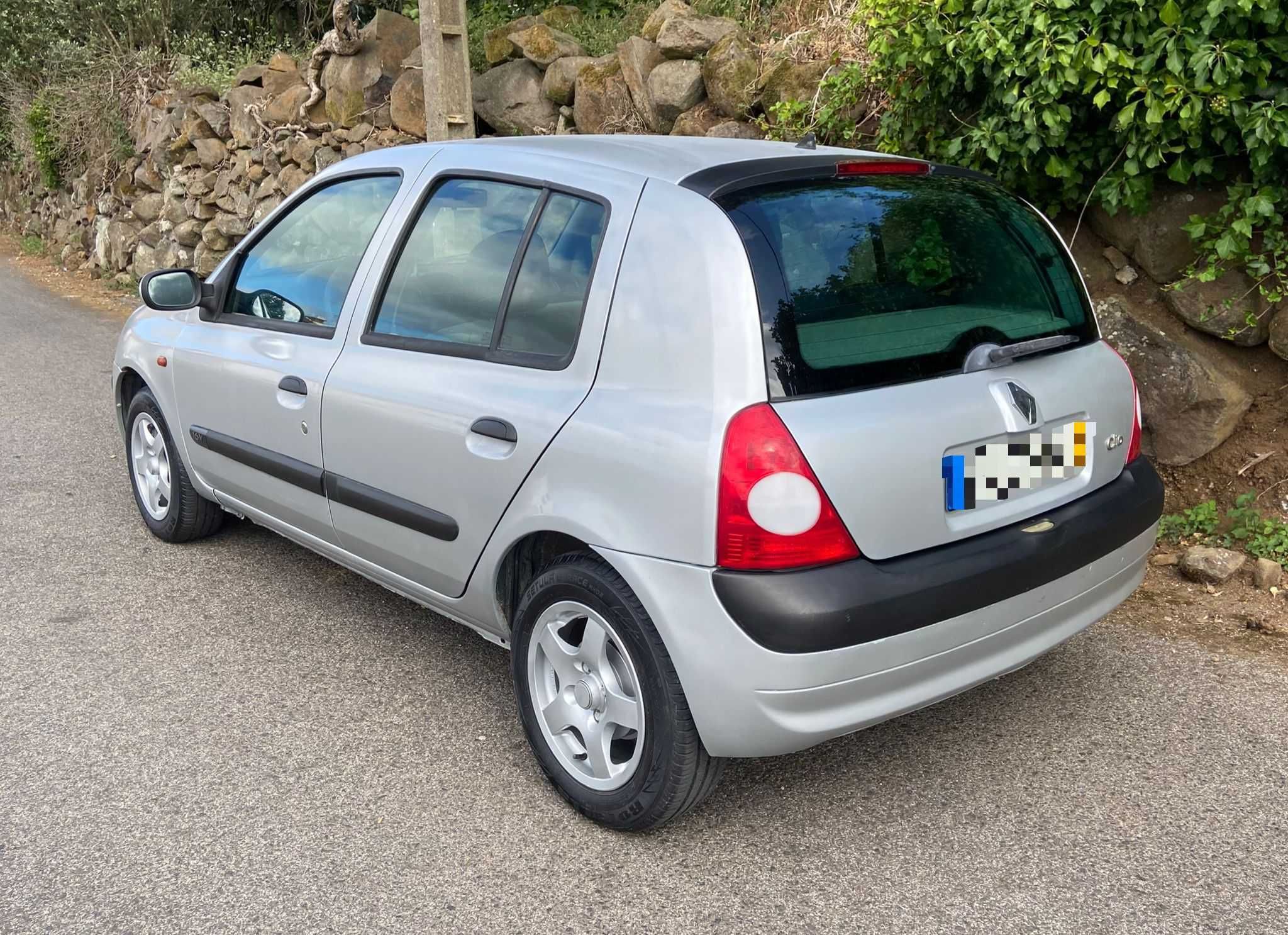 Renault Clio 1.2i 16v - 101 Mil Kms - 2002