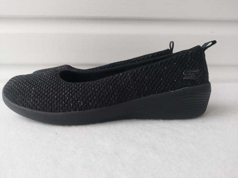 Жіночі прогулянкові мокасини балетки сліпони skechers arya slip-on р41