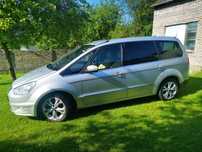 Ford Galaxy 1 Rodzina, 2 Komplety opon, 3 Rzędy siedzeń, 7 Miejsc, 163 Konie