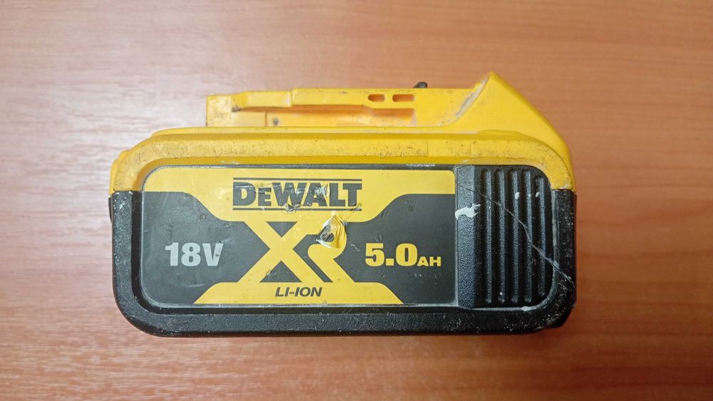 Akumulator DEWALT DCB184 5.0Ah 2021 -Komis MADEJ Dębica