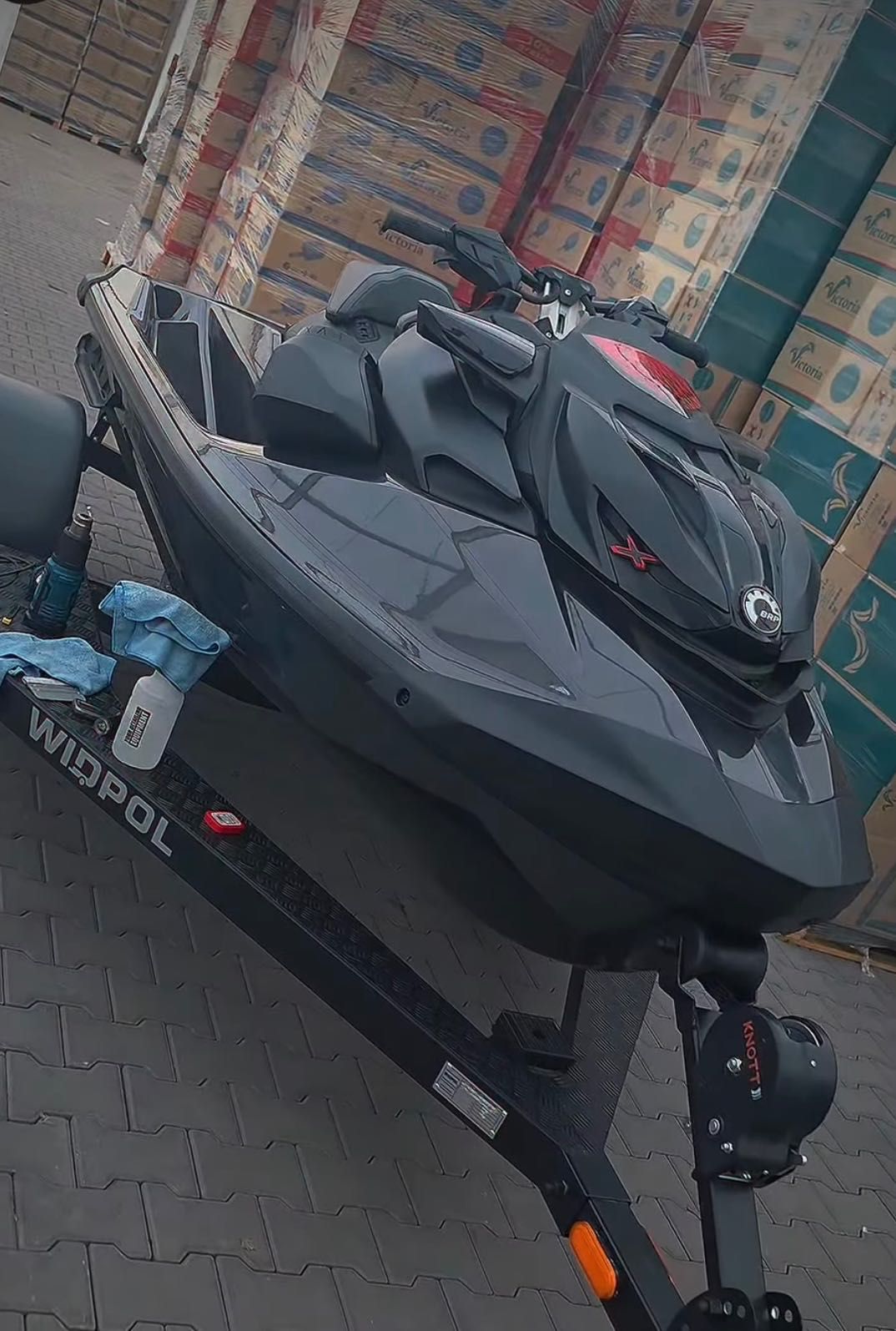 Envelopamento personalizado e detailing jet ski