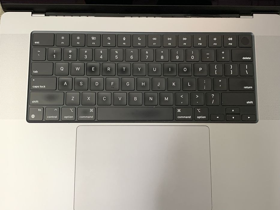 Apple Macbook pro M1 16 дюймів