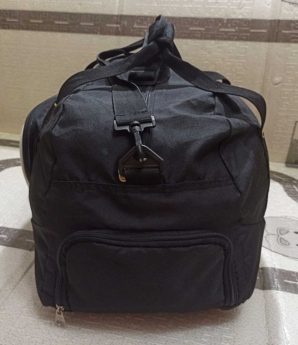 Сумка дорожня спортивна чорна Diadora з плечовим ременем 55х25х30