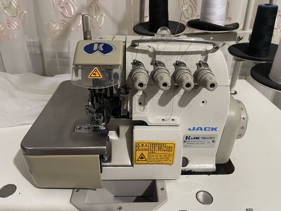 Оверлок промышленный Jack 4х нитка