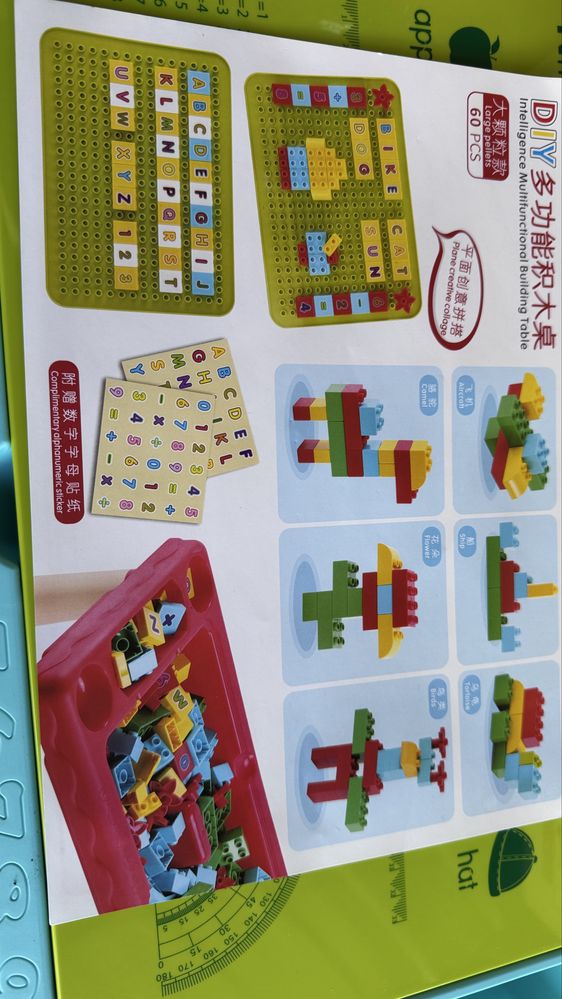 Stolik edukacyjny plus klocki 300 sztuk kompatybilny Lego