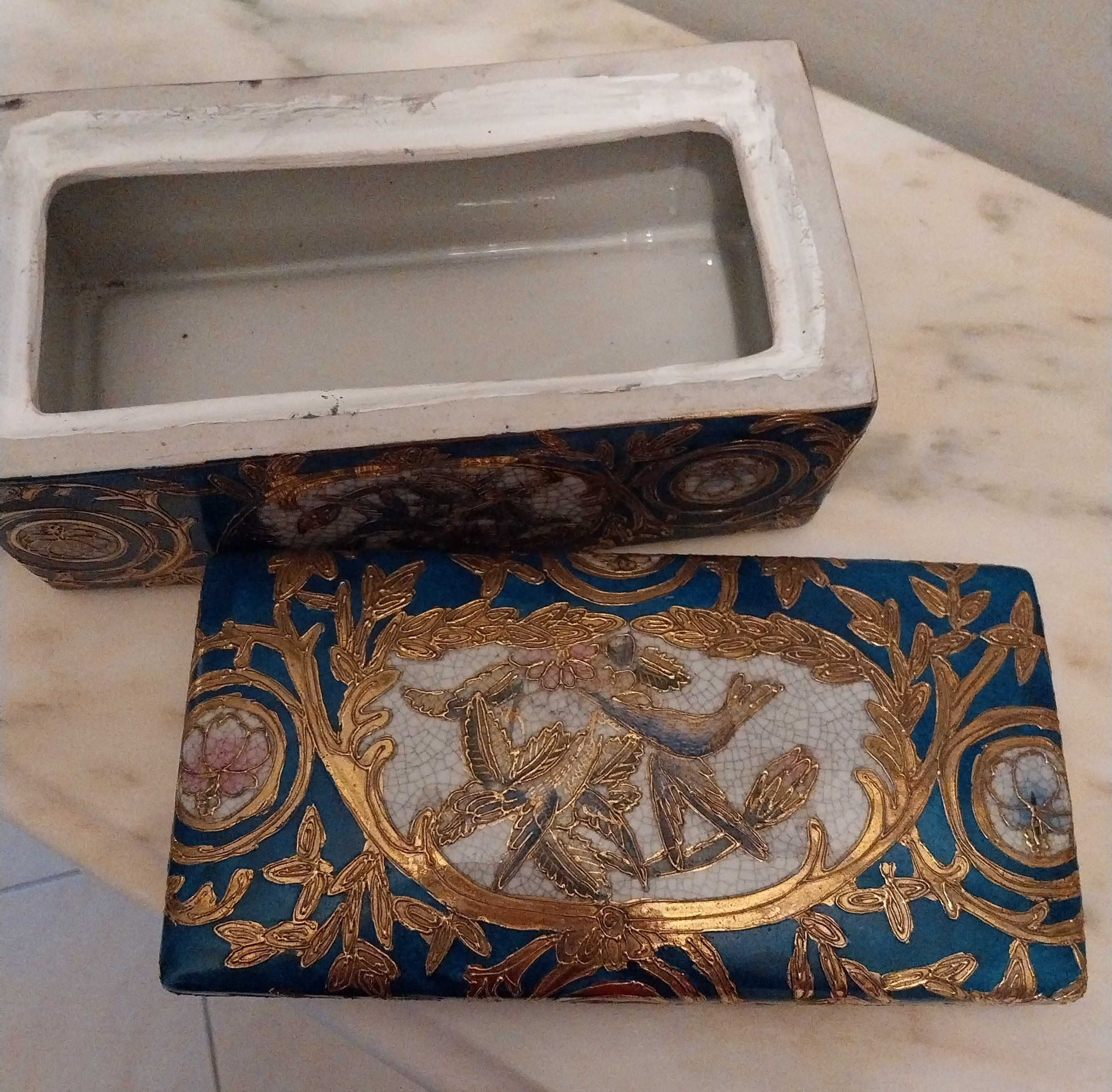 Caixa decorativa em porcelana
