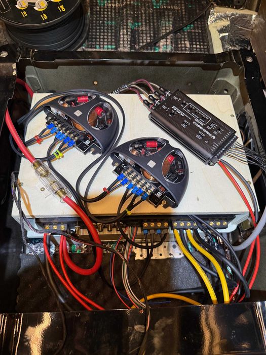 Serwis i doposażenia kamperów i przyczep wygłuszanie audio