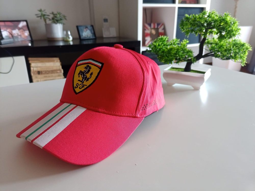 Boné Ferrari (Novo)