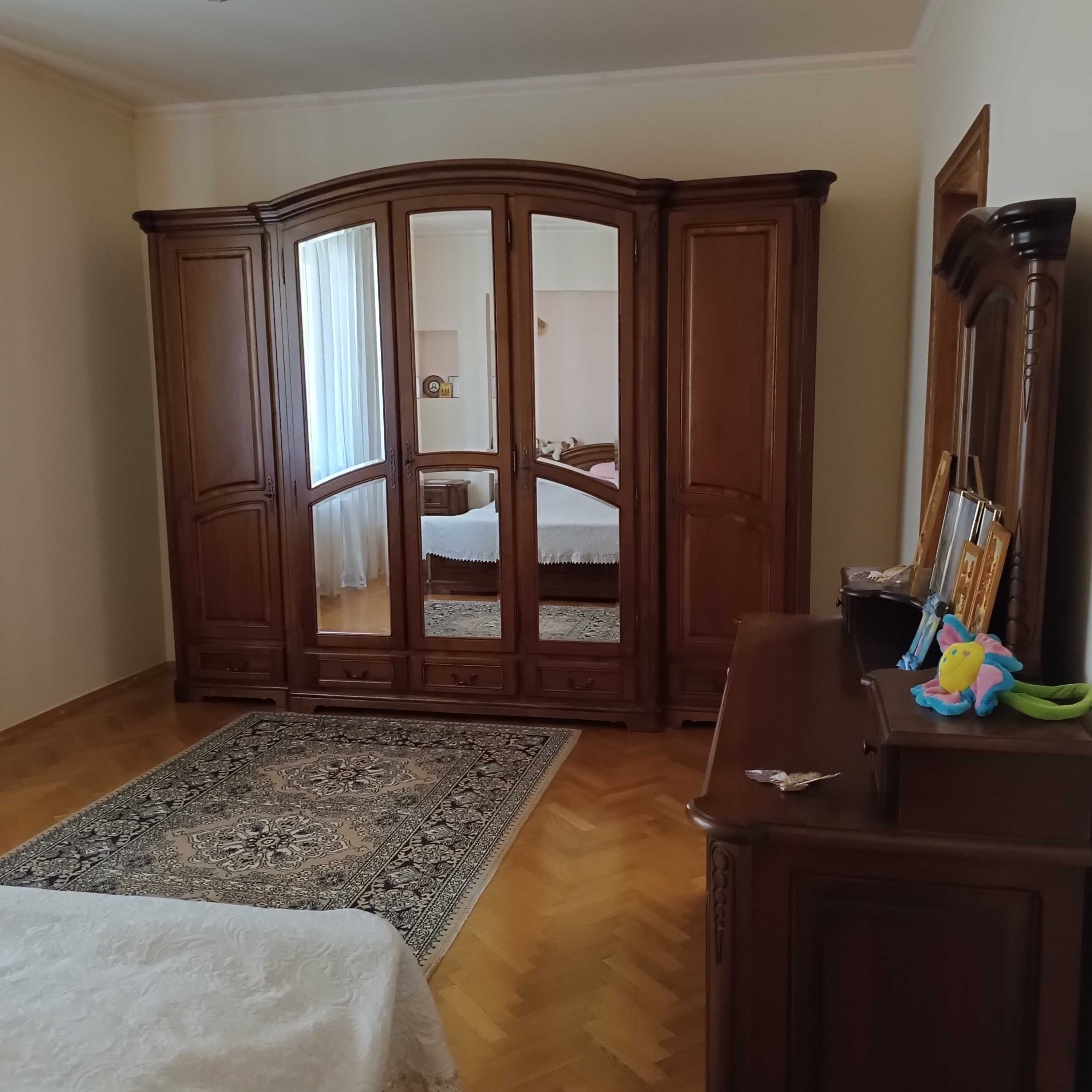 Продаж будинку двоповерховий