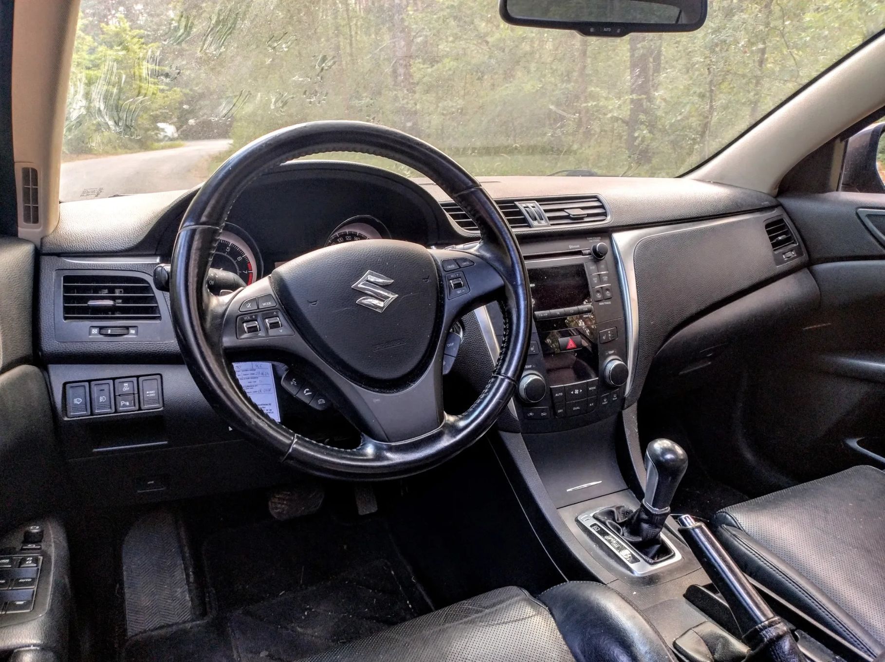 Suzuki Kizashi Fv23% Napęd 4x4 bixenon Automat 178KM czujniki PDC Bluetooth KeylessGo