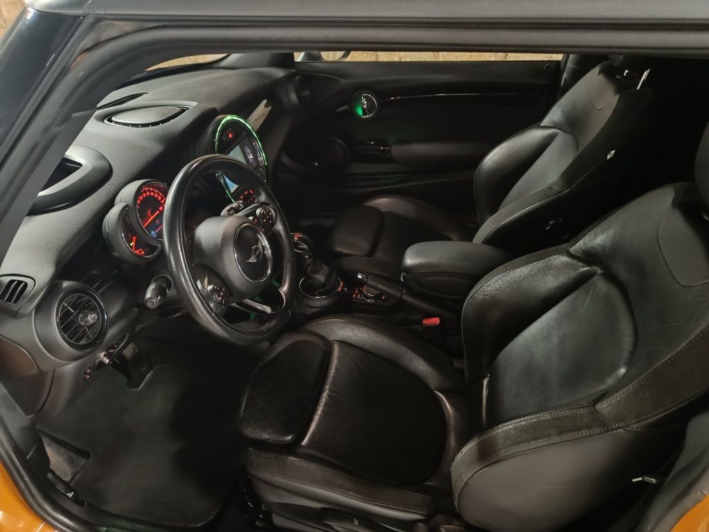 Mini Cooper D 1.5 automático 116v