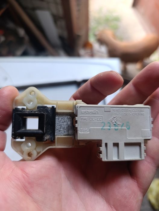 Замок для пральної машиниIndesit wisl62