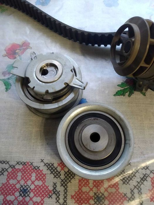 Комплект ГРМ з помпою