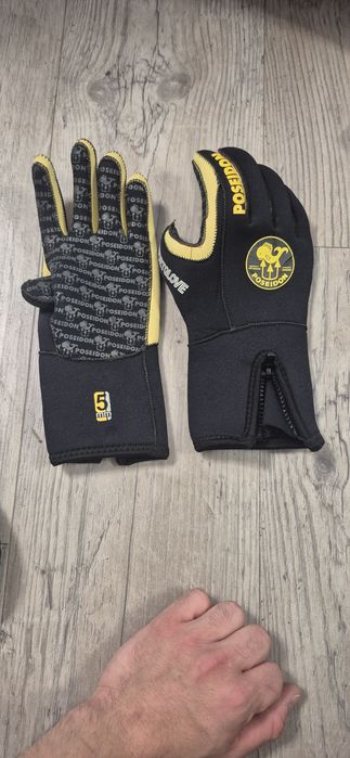 Sprzęt nurkowy - pianki, kaptury, rękawice, buty, płetwy