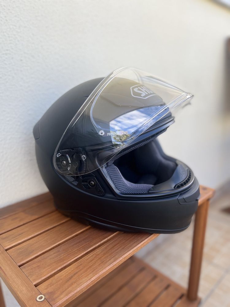 Shoei NXR matt black com Sena 50s