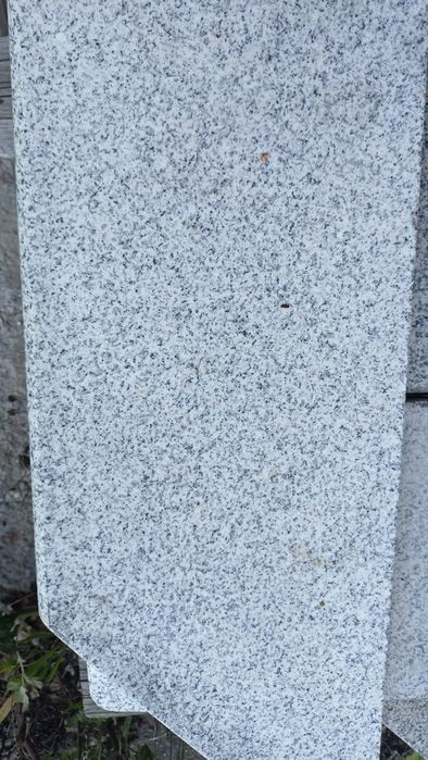 Elementy granitowe obrzeża stopnie schody chodnik