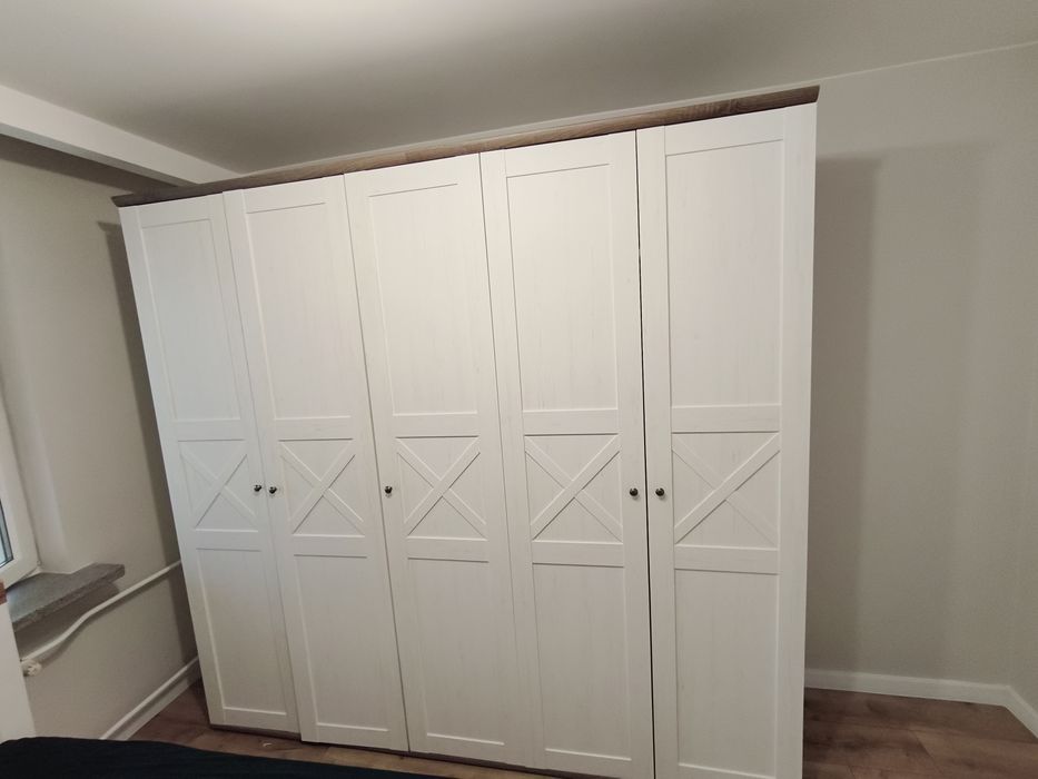 Szafa pięciodrzwiowa brw