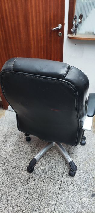 Cadeira executivo preta