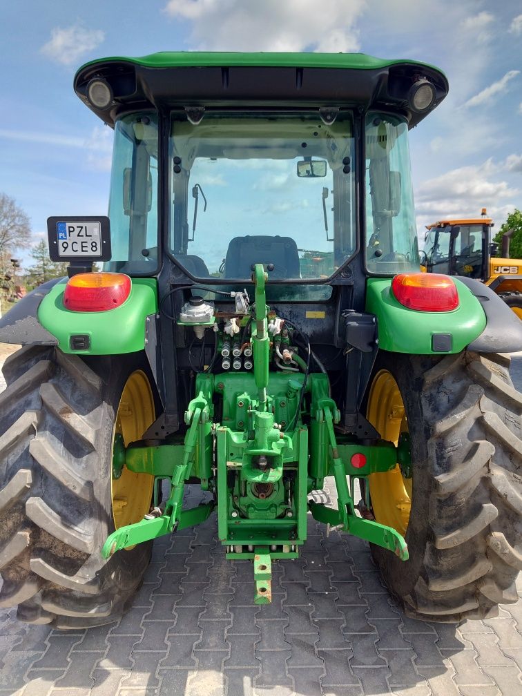 Ciągnik JOHN DEERE 5820 PowerQuad pneumatyka