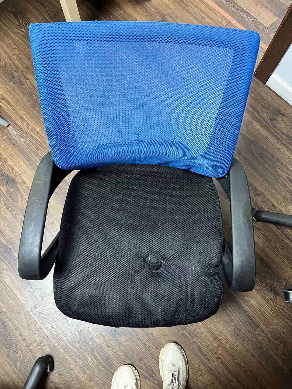 Крісло офісне синє